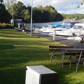 Wohnmobilstellplatz: lawn - Kinda Boat Club