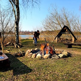 Wohnmobilstellplatz: LagerfeuerWiese - Camping Am Kluger See