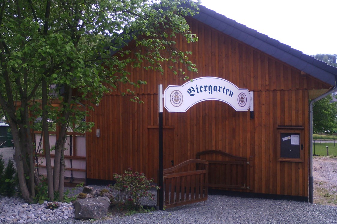 Wohnmobilstellplatz: Eingang schönes Biergarten - Camping Susewind
