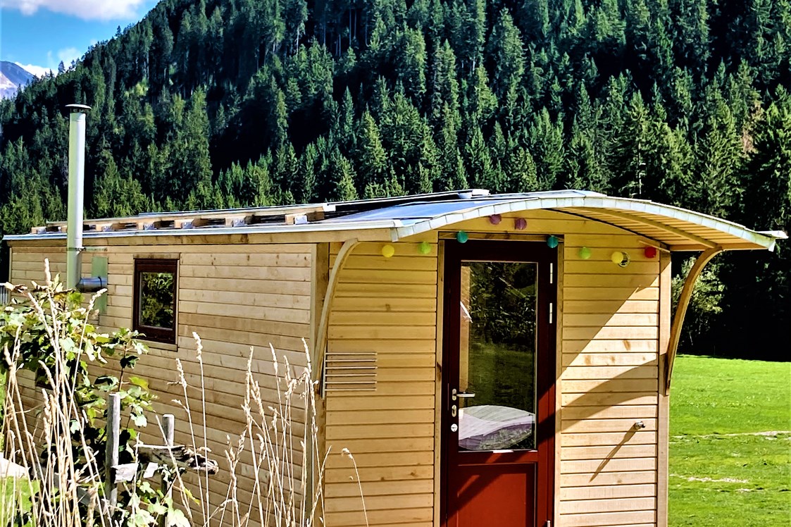 Wohnmobilstellplatz: 5 individuelle Tiny Homes können von Gästen ohne eigenen Camping-Ausrüstung gemietet werden - Camping Viva