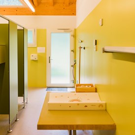 Wohnmobilstellplatz: Beheizte sanitäre Anlagen sorgen für den nötigen Komfort - Camping Viva
