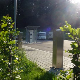 Reisemobilstellplatz: Sanitärtechnik auf dem aktuellsten Stand - Reisemobilstellplatz bei der Waldsee-Therme