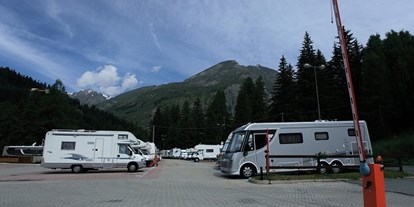 Reisemobilstellplatz - Étroubles - Camper Park Azzurra