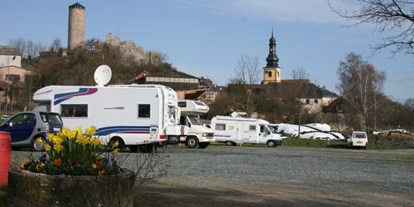 Reisemobilstellplatz - Wohnwagen erlaubt - Franzensbad - Beschreibungstext für das Bild - Kaiserstein Markt Thierstein