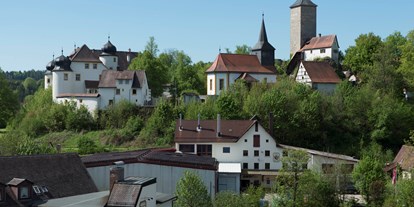 Reisemobilstellplatz - WLAN: nur um die Rezeption vorhanden - Gräfenberg - Aufsesser Brauerei mit Braugasthof Rothenbach und Schloss Unteraufsess - Brauereigasthof Rothenbach
