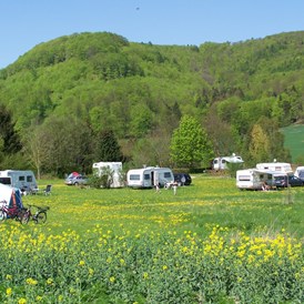 Wohnmobilstellplatz: Aussicht von der Alm - Campingpark Schellental