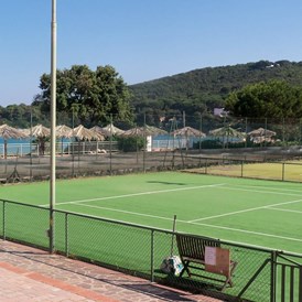 Wohnmobilstellplatz: Tennisplaetze - Centro Balneare La Perla "Elba In Camper"