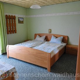 Wohnmobilstellplatz: Pension (Sonnenschein Waidhaus): Doppelzimmer mit Dusche/WC + Balkon oder Terrasse - Haus Sonnenschein