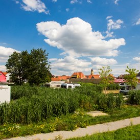 Wohnmobilstellplatz: Blick über Wohnmobilstellplatz und Stadt - Stellplatz am Entengraben
