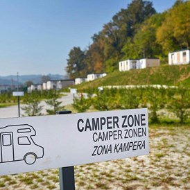 Wohnmobilstellplatz: Campingplatz Terme Jezerčica ****
