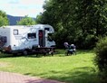 Wohnmobilstellplatz: Stellplatz mit Picknickbank - Nibelungen Camping am Schwimmbad