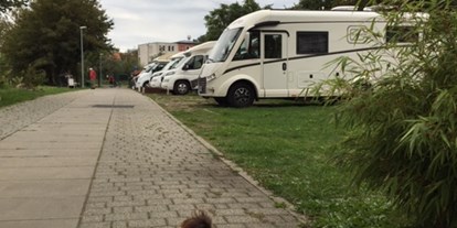 Motorhome parking space - öffentliche Verkehrsmittel - Brandenburg - Marina Winterhafen
