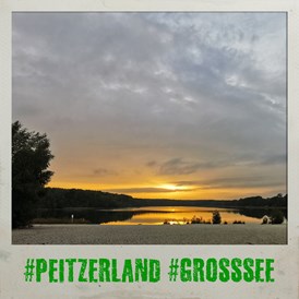 Wohnmobilstellplatz: Sonnenuntergang am Großsee - Stellplatz Waldcamping Am Großsee