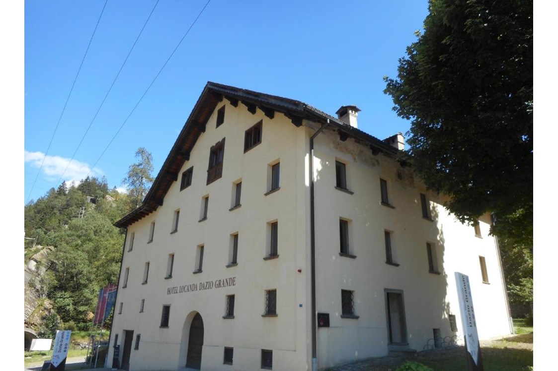 Wohnmobilstellplatz: Historisches Gebäude: Dazio Grande
Restaurant - Area Sosta Camper Leventina