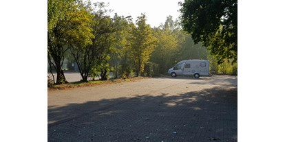 Motorhome parking space - Umgebungsschwerpunkt: Stadt - Lüneburger Heide - Parkplatz Osterwaldweg