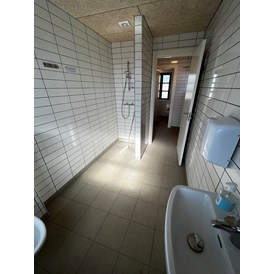 Wohnmobilstellplatz: WC und Baden - Mullerup Havn
