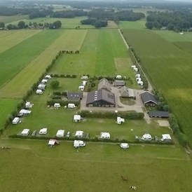 Wohnmobilstellplatz: camperplaats op boerencamping - Boerderijcamping Het Varsenerveld