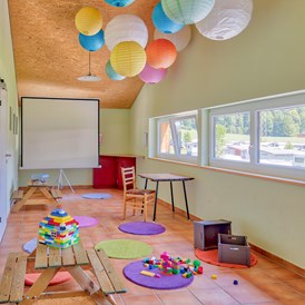 Wohnmobilstellplatz: Kinderspielzimmer - Walch's Camping & Landhaus