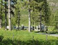 Wohnmobilstellplatz: Platz für Wohnmobil, Wohnwagen und Zelt - Velfjord Camping & Hytter