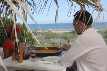 Wohnmobilstellplatz: Paella in unserem Restaurant am Meer - Camping San Vicente