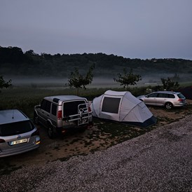 Wohnmobilstellplatz: Early in the morning in late summer. - Kamp Brda, Camping & Rooms
