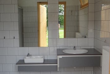 Wohnmobilstellplatz: bathrooms - Camp 66
