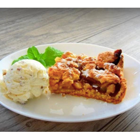 Wohnmobilstellplatz: Warm apple pie with ice cream - Camp 66