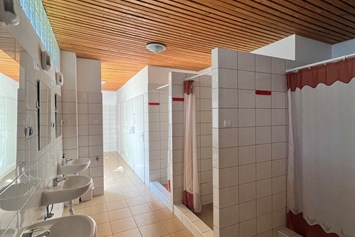 Wohnmobilstellplatz: bathroom  - Camping Morski 101