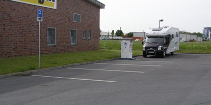 Motorhome parking space - Wohnwagen erlaubt - Stellplatz Tankstelle Lietmann - Stellplatz Tankstelle Lietmann