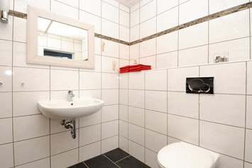 Wohnmobilstellplatz: Toilette und Waschmöglichkeit - Galå Fjällgård