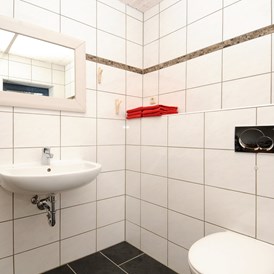 Wohnmobilstellplatz: Toilette und Waschmöglichkeit - Galå Fjällgård