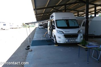 Wohnmobilstellplatz: Schatten in einigen Stunden des Tages und zelten. - Multiparking La Jabega