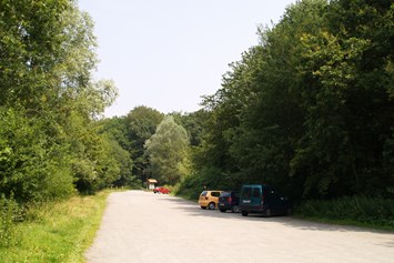 Wohnmobilstellplatz: Parkplatz am Urwald Neuenburg