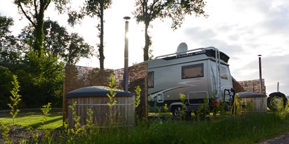 Reisemobilstellplatz - Zwolle - Natur und Stille hautnach erleben mit Wellness Angebote mit Sauna, Hottubs, Massage und Beauty Anwendungen - Camperplaats Vechtdal