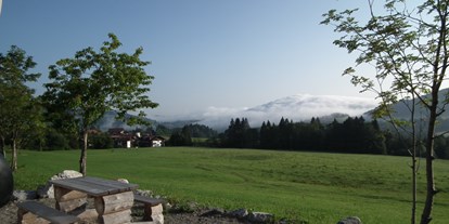 Reisemobilstellplatz - Umgebungsschwerpunkt: am Land - Region Allgäu - Herbstliche Stimmung mit Blick nach Oberstaufen - Hochgratblick