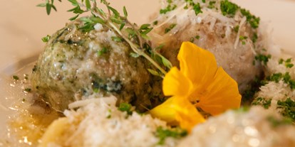 Reisemobilstellplatz - Restaurant - Tirol - Regionale Spezialität aus unserer Küche, das Knödel Tris, einfach Lecker - Seencamping Stadlerhof