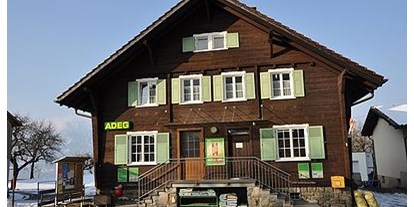 Reisemobilstellplatz - Wohnwagen erlaubt - Alpenregion Bludenz - Dorfladen Düns - Stellplatz Düns