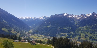 Reisemobilstellplatz - Umgebungsschwerpunkt: Berg - Alpenregion Bludenz - Blick ins Tal vom Stellplatz - Gut zum Wurm / Worms