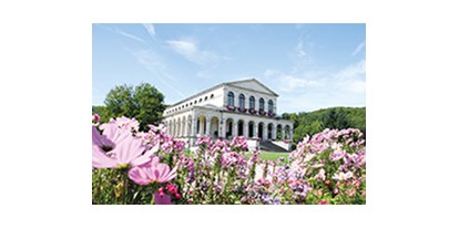 Reisemobilstellplatz - Wellness - Bayern - Kursaalgebäude - Schlosspark König Ludwig I.-Wohnmobilplatz