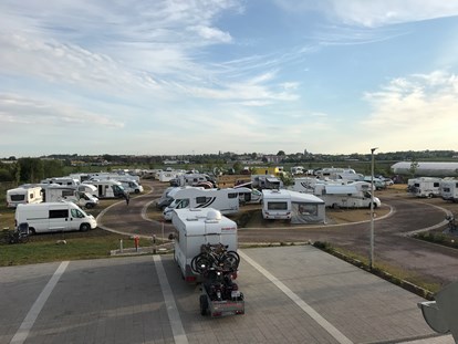 Reisemobilstellplatz - Entsorgung Toilettenkassette - Thüringen - Unsere großen Stellplätze  - Campingpark Erfurt