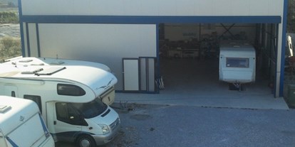 Reisemobilstellplatz - Wohnwagen erlaubt - Griechenland - Unsere Werkstatt. Hier koennen alle Reparaturen und Instandsetzung  - Camper Stop & Service Station Thessaloniki Zampetas