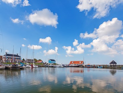 Reisemobilstellplatz - Umgebungsschwerpunkt: See - Niederlande - Hindeloopen Haven. 4KM - Campercamping 't Seleantsje Molkwerum