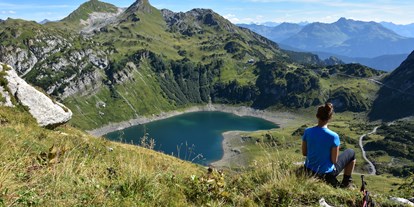 Reisemobilstellplatz - Umgebungsschwerpunkt: Berg - Alpenregion Bludenz - Berg- & Wandererlebnis am schönsten Platz von Österreich 2018 - dem Formarinsee mit der Roten Wand - Walch's Camping & Landhaus