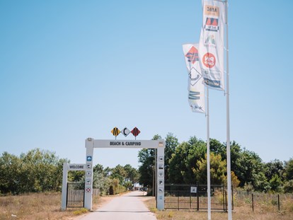Motorhome parking space - Adria - Entrance to the MCM Beach & Camping Resort - MCM Camping