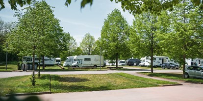 Reisemobilstellplatz - WLAN: nur um die Rezeption vorhanden - Baden-Württemberg - Wohnmobilstellplatz an der Breg