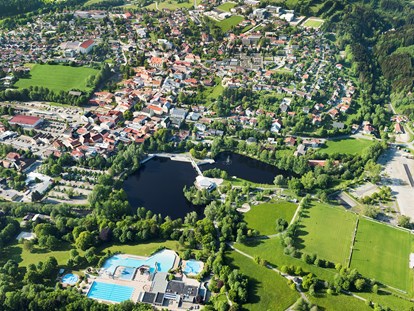 Reisemobilstellplatz - Umgebungsschwerpunkt: am Land - Bayern - Wohnmobilstellplatz am KurErlebnispark BÄREAL in Grafenau
