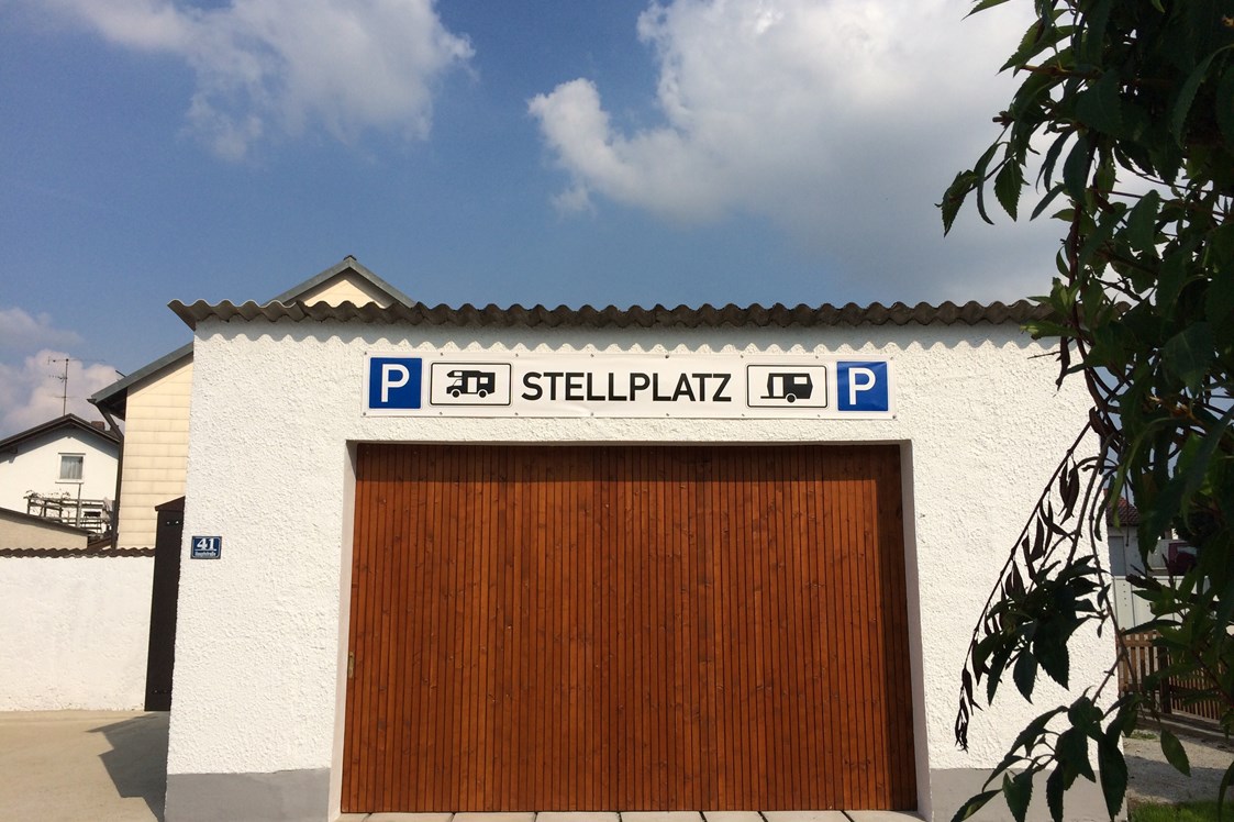 Wohnmobilstellplatz: Privater Stellplatz - Am Maibaum Denkendorf