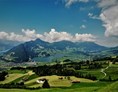 Wohnmobilstellplatz: Sicht auf den Lauerzersee bzw. den Talkessel Schwyz von der Haggenegg aus (tolle Wander- und Bikestrecke). - Vogelmatt Steinen