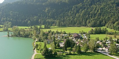 Reisemobilstellplatz - WLAN: nur um die Rezeption vorhanden - Tirol - Sommeransicht Rueppenhof - Campingplatz Rueppenhof