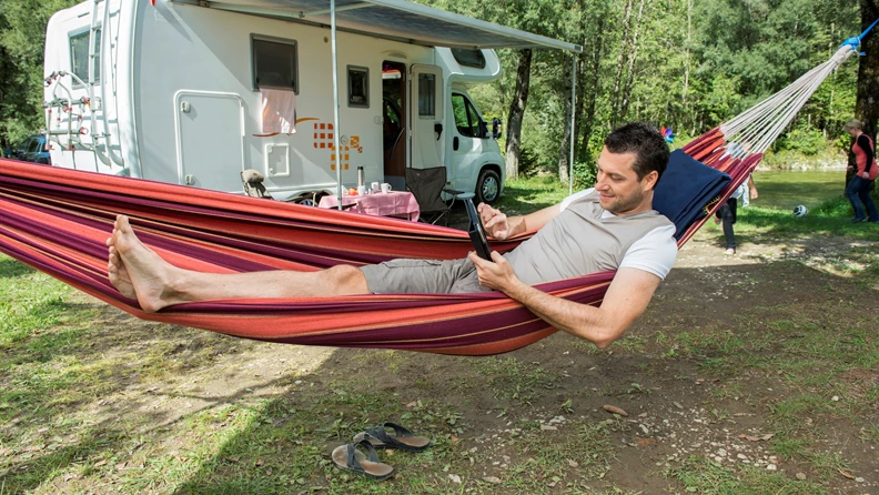 Les amateurs de camping-car veulent aussi être « connectés » pendant leurs vacances - stellplatz.info